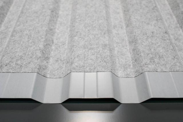 Topprofil strešna kritina brez filca pri kapnem delu